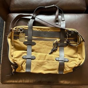 Filson Rugged Twill Pullman Medium Suitcase